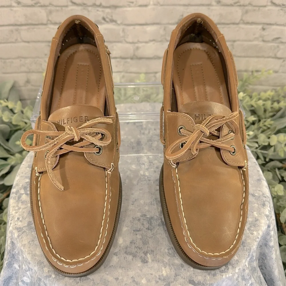 TOMMY HILFIGER “Bowman” Tan Leather Classic 2-Eye Boat Shoes Mens 7M🤎VGUC - Picture 3 of 12